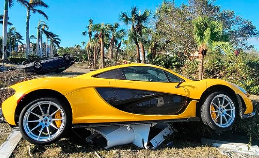 Ураганът Иън унищожи рядък автомобил McLaren P1