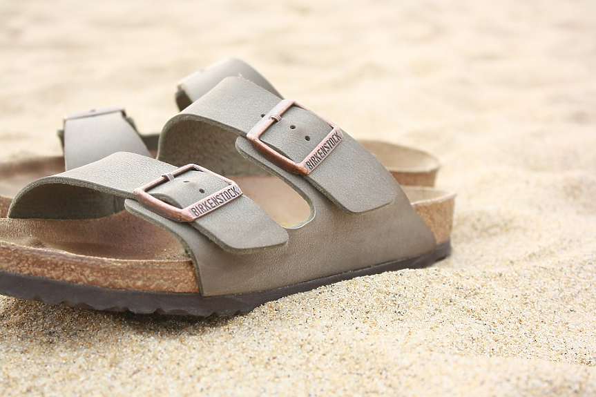 Носени от Стив Джобс сандали Birkenstock се продават на търг за хиляди долари