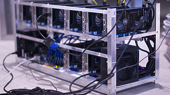 Биткойн миньори разпродават машините си на безценица