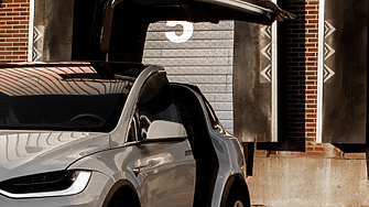 Къща в Нова Зеландия се продава с допълнителен бонус - чисто нова Tesla
