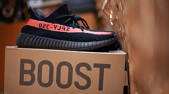 Adidas ще продължи да продава моделите на Кание Уест, но без името Yeezy
