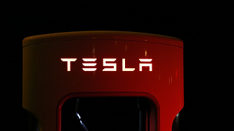 Спадът в капитализацията на Tesla - сериозен през 2022 г., но не най-големият