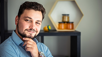 Владимир Василев от Истински мед: Третата най-фалшифицирана храна в света е медът