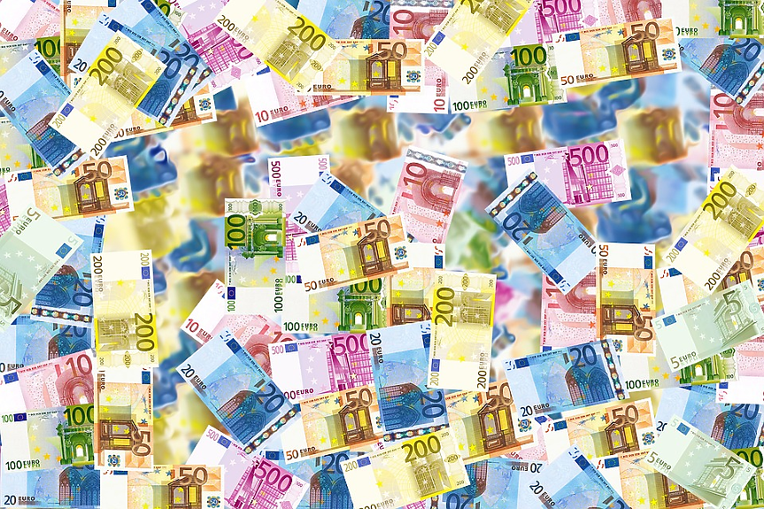 Колко банкери в България печелят по над €1 млн. годишно?