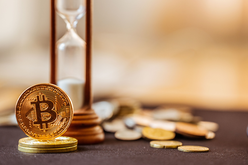 Криптоборсата Coinbase освобождава близо 1/5 от служителите си