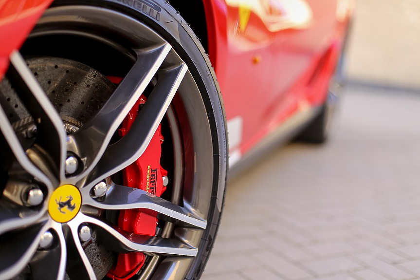 Печалбата на Ferrari скача с 13% през 2022 г.