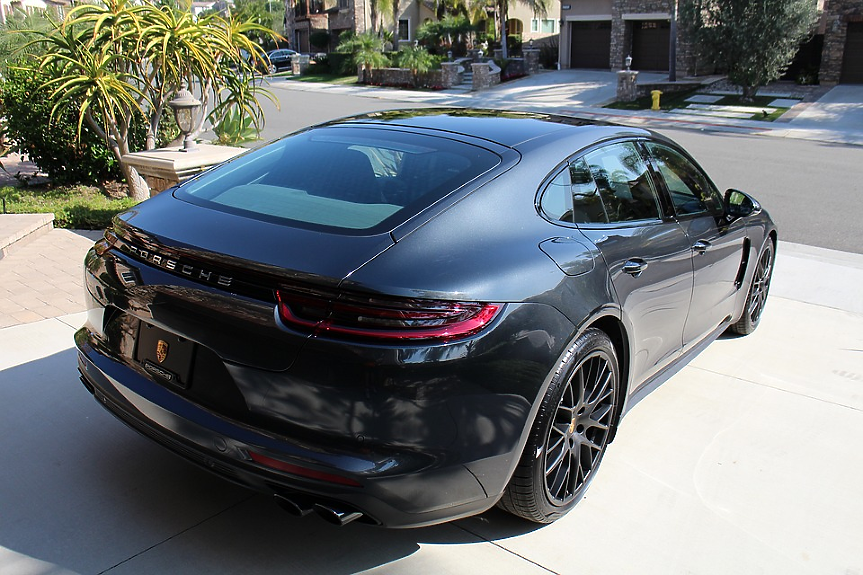 Сгрешена цена накара стотици да се втурнат да купуват нов автомобил Porsche