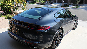Сгрешена цена накара стотици да се втурнат да купуват нов автомобил Porsche