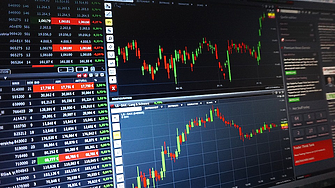 S&P 500 се повиши до 5-месечен връх, петролът с втори седмичен спад