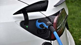 Tesla не е Apple, а Илон Мъск не е Стив Джобс