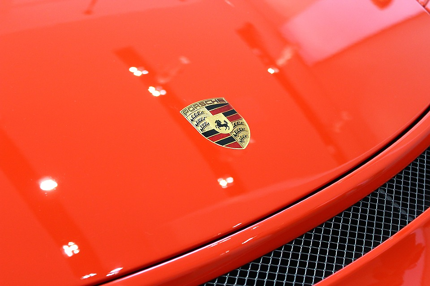 Porsche счупи рекорд, пласирайки на частния пазар дълг за €2.7 млрд.