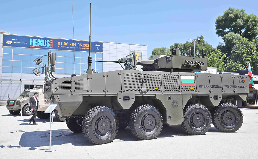 Строят завод за бронирани машини за 20 млн. лв. в Бургас