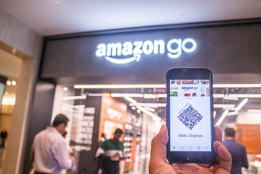 Amazon затваря част от умните си магазини