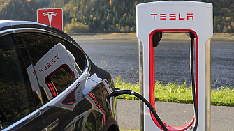 Tesla отваря 7 500 зарядни станции за други марки електромобили до 2024 г.