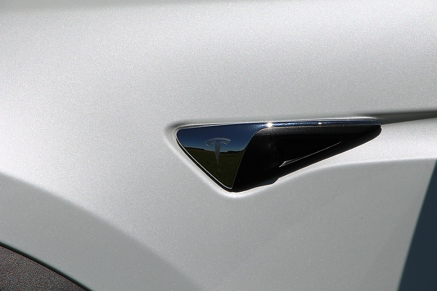 Заводът на Tesla в Германия вече произвежда по 4 000 коли на седмица
