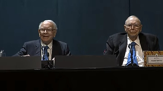 Какво казаха Бъфет и Мънгър по време на събранието на акционерите на Berkshire?