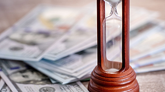 МВФ: Високите лихви правят банките уязвими