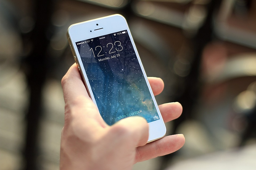 Данък Apple за стотици млн. долари годишно чака създателя на ChatGPT и други AI компании
