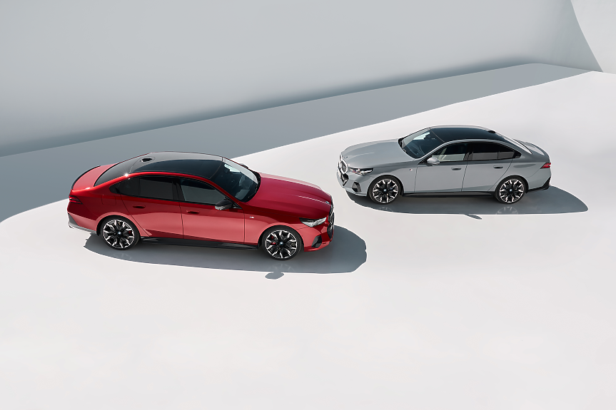 В най-новия седан на BMW водачът сменя ленти на магистралата с поглед