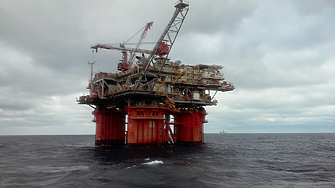 Страните от OPEC+ обсъждат допълнително ограничение на добива на петрол