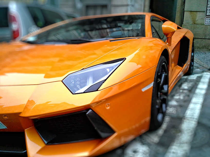 Lamborghini може да продаде над 10 000 автомобила тази година