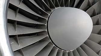 Rolls-Royce обяви петорен ръст на печалбата си за първото полугодие