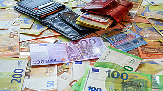 Кредитите за суми между 100 и 250 хил. лева с дял от 26%