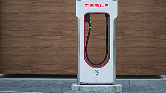 Бащата на Мъск отказал безплатна Tesla от сина си, карал Rolls-Royce