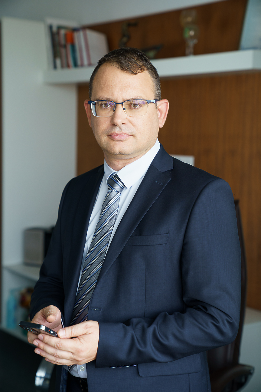 dbr.bg-image