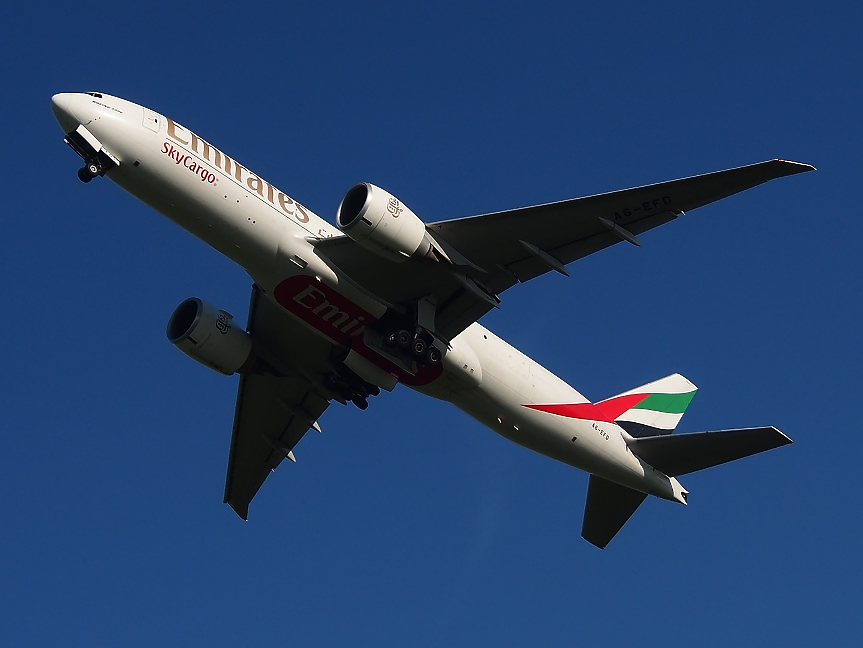 Поръчка за 90 самолета Boeing 777X слага началото на авиоизложението в Дубай?