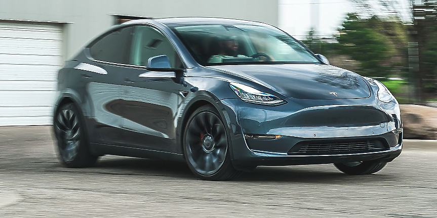 Мъск: Бъфет можеше да инвестира в Tesla, когато струваше 0.1% от настоящата цена