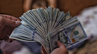 Мъж остави $10 хил. бакшиш за сметка от $32