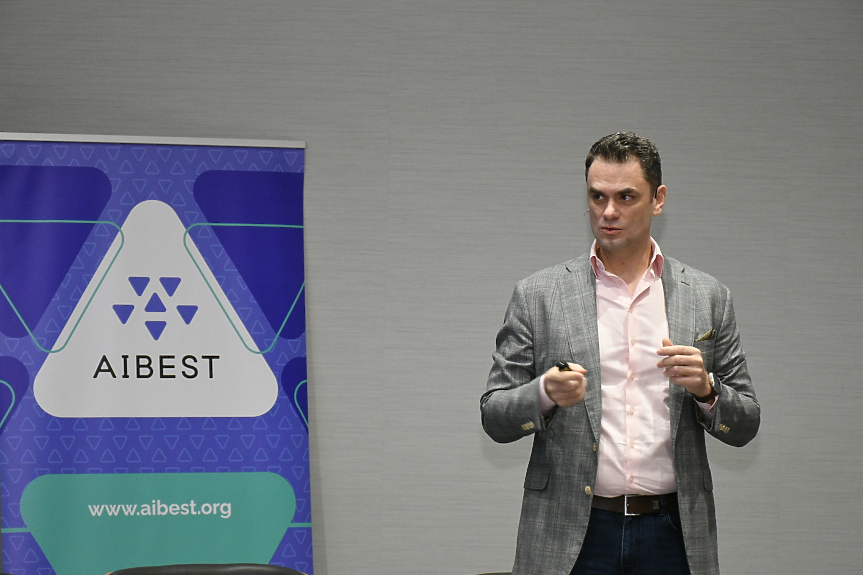 Илия Кръстев, председател на AIBEST