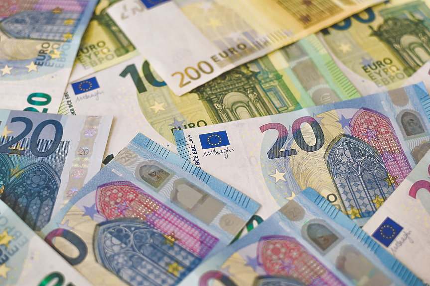 Инфлацията в еврозоната с по-слабо забавяне от очакваното през януари