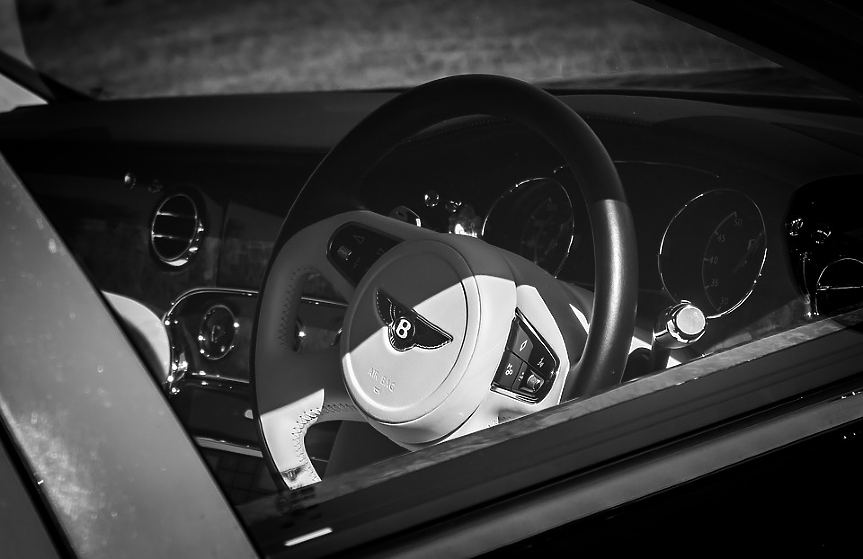 Купувачите на Bentley харчат по $40 000 на кола за доработки