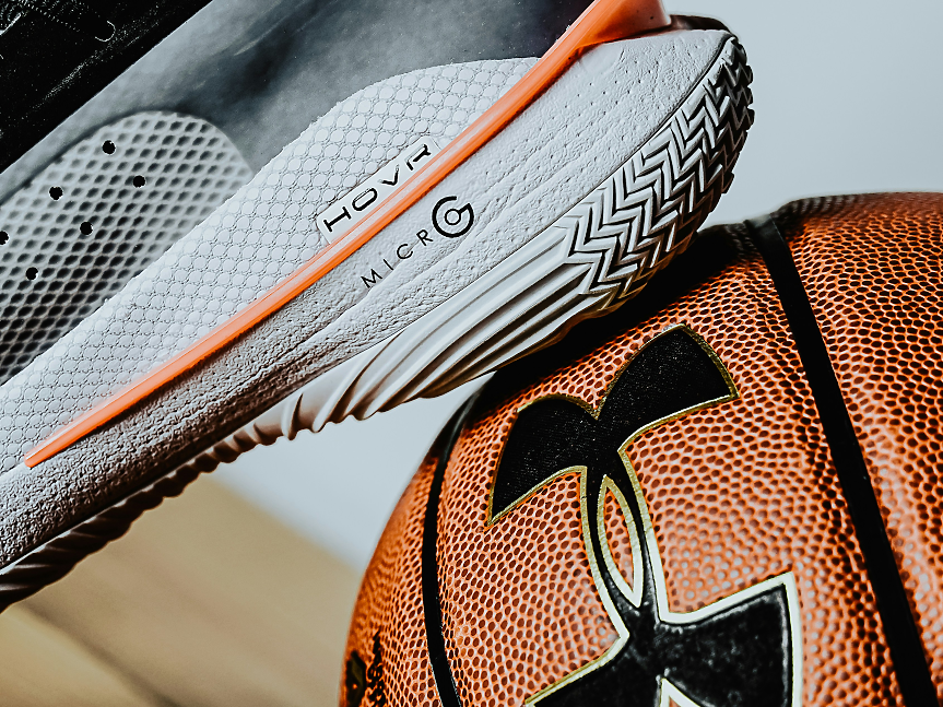 Основателят на Under Armour се завръща начело на компанията