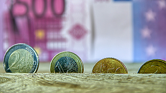 Цените на едро падат с над 9% за година