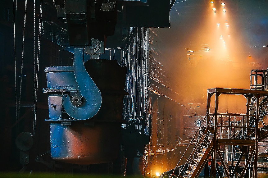 8.3% спад в промишленото производство през февруари