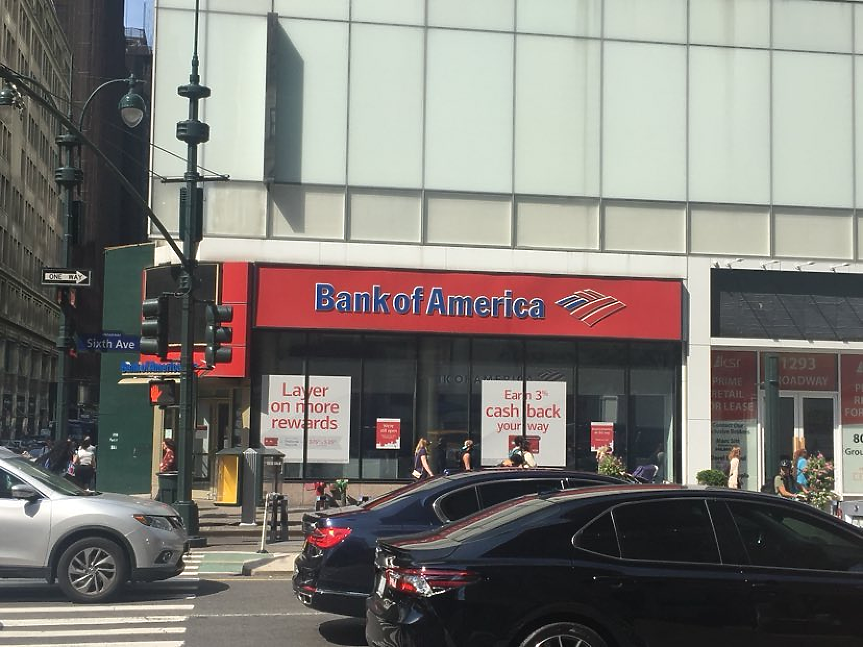 Шефът на Bank of America: Не знам защо Бъфет продава акциите ни