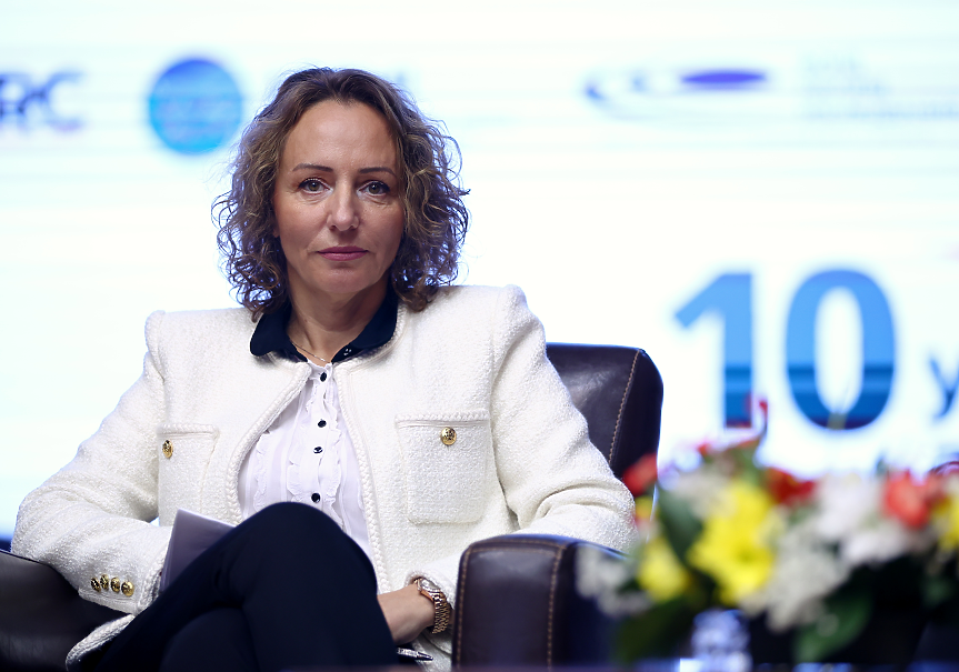 Деляна Иванова: Приемането на еврото ще осигури повече конкурентност за икономиката ни