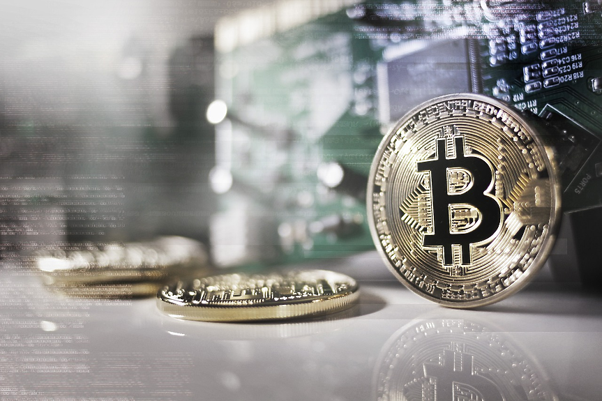 Цената на биткойна премина $100 000