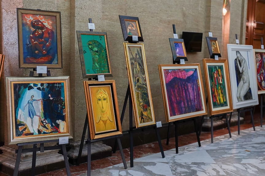 Зимен аукцион на Artmark