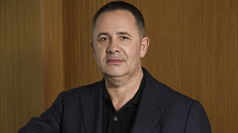 Как бежанец стана първият милиардер в Албания?