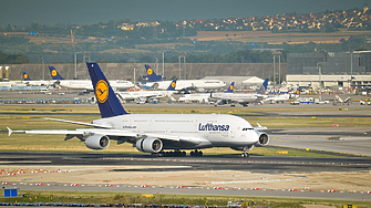 Lufthansa: Вече няма да продаваме парфюми и цигари на борда