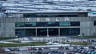 На фона на спад в глобалните продажби: Tesla се цели в богатата на петрол Саудитска Арабия