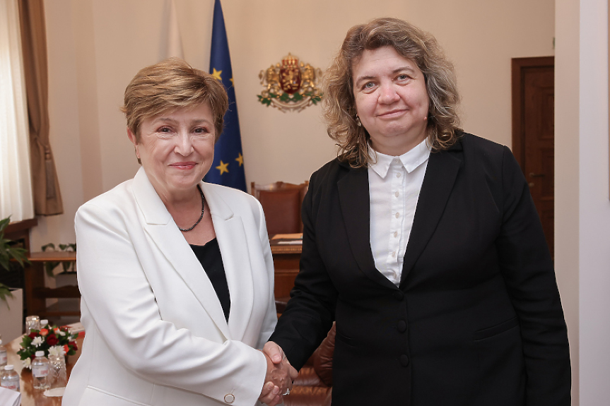 Управляващият директор на МВФ Кристалина Георгиева на среща с председателя на Народното събрание Наталия Киселова