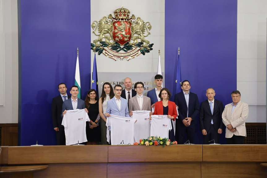 Шестима български медалисти от световни олимпиади избраха да учат в INSAIT