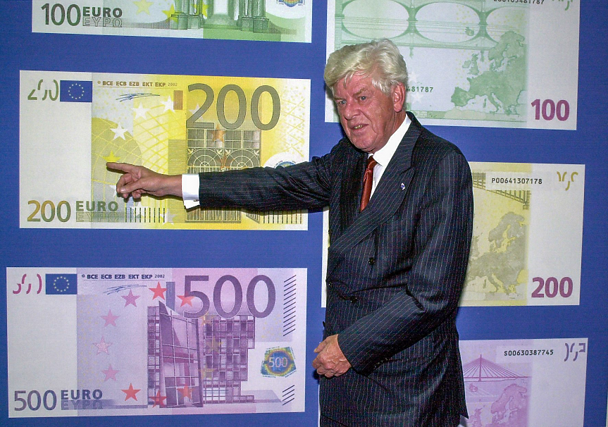 30 август е денят, в който преди 24 години Европейската централна банка разкрива как ще изглежда единната европейска валута. 