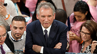 Италия беше лошото момче на Европа. Сега Франция поема щафетата