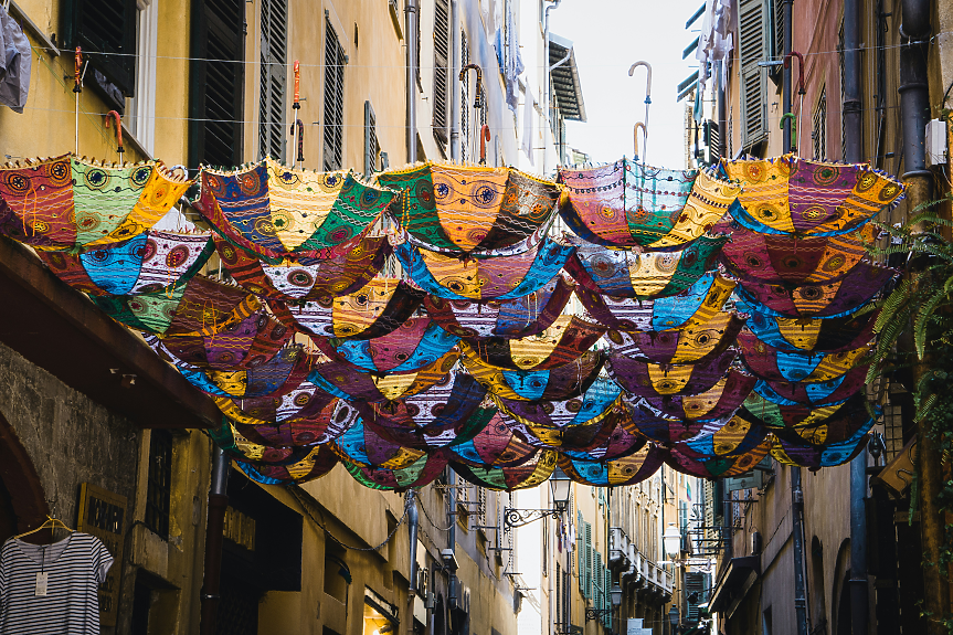 Засаждане на лози и древни персийски техники: Как градовете създават хладни пространства